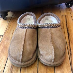 Ugg Slippers in chestnut-size 8